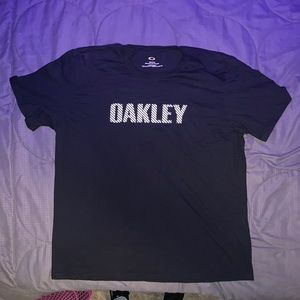 BNWOT Oakley T-shirt